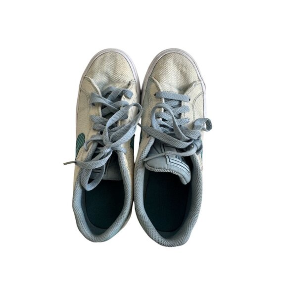 NIKE Women’s Blue Light Denim Sneakers Size 6 - Picture 2 of 6